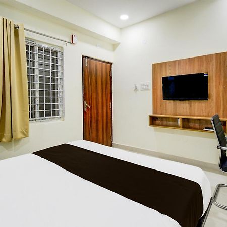Super Townhouse Kukatpally North Formerly Munagala Arcade Hyderabad Luaran gambar