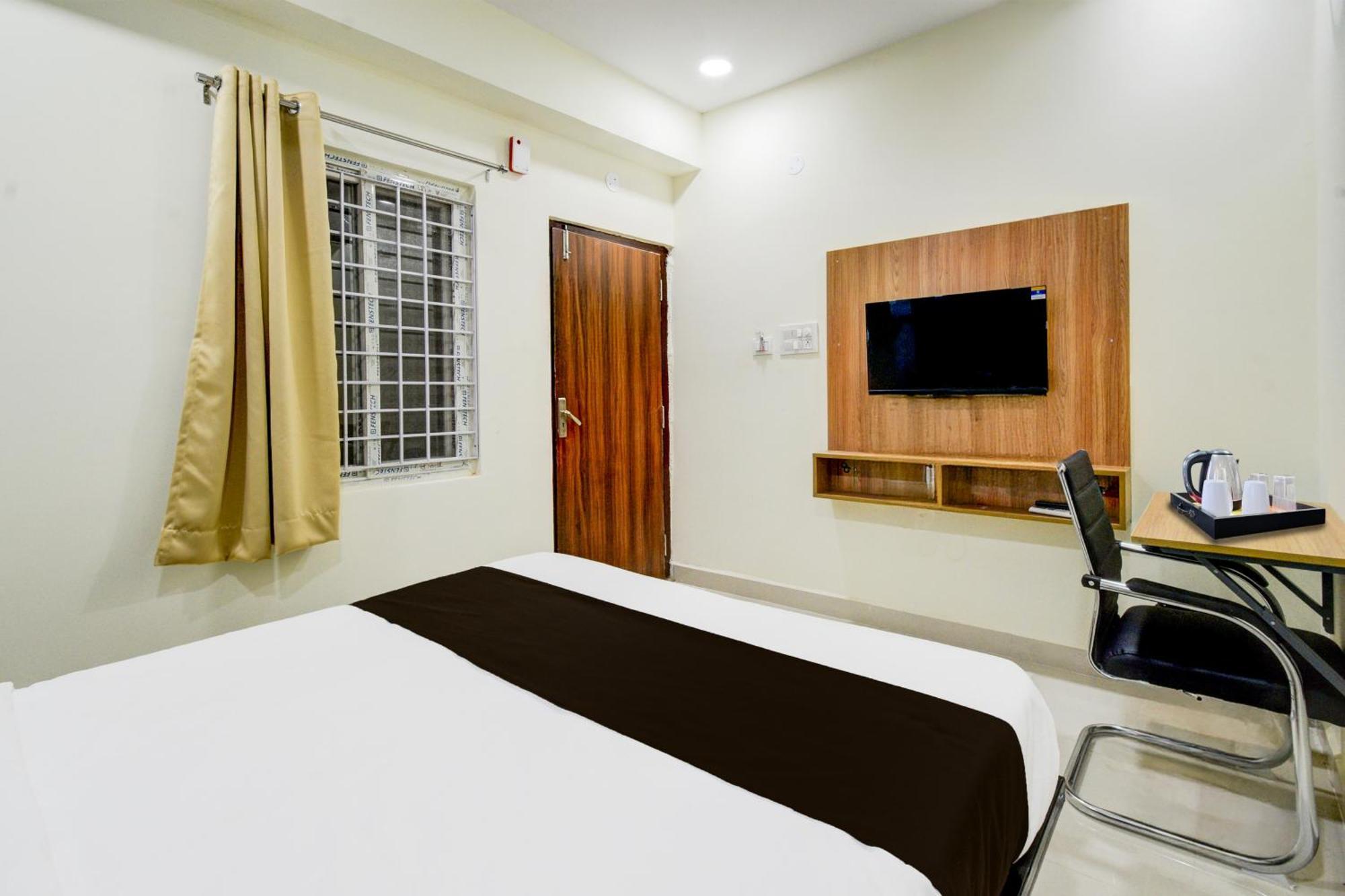 Super Townhouse Kukatpally North Formerly Munagala Arcade Hyderabad Luaran gambar