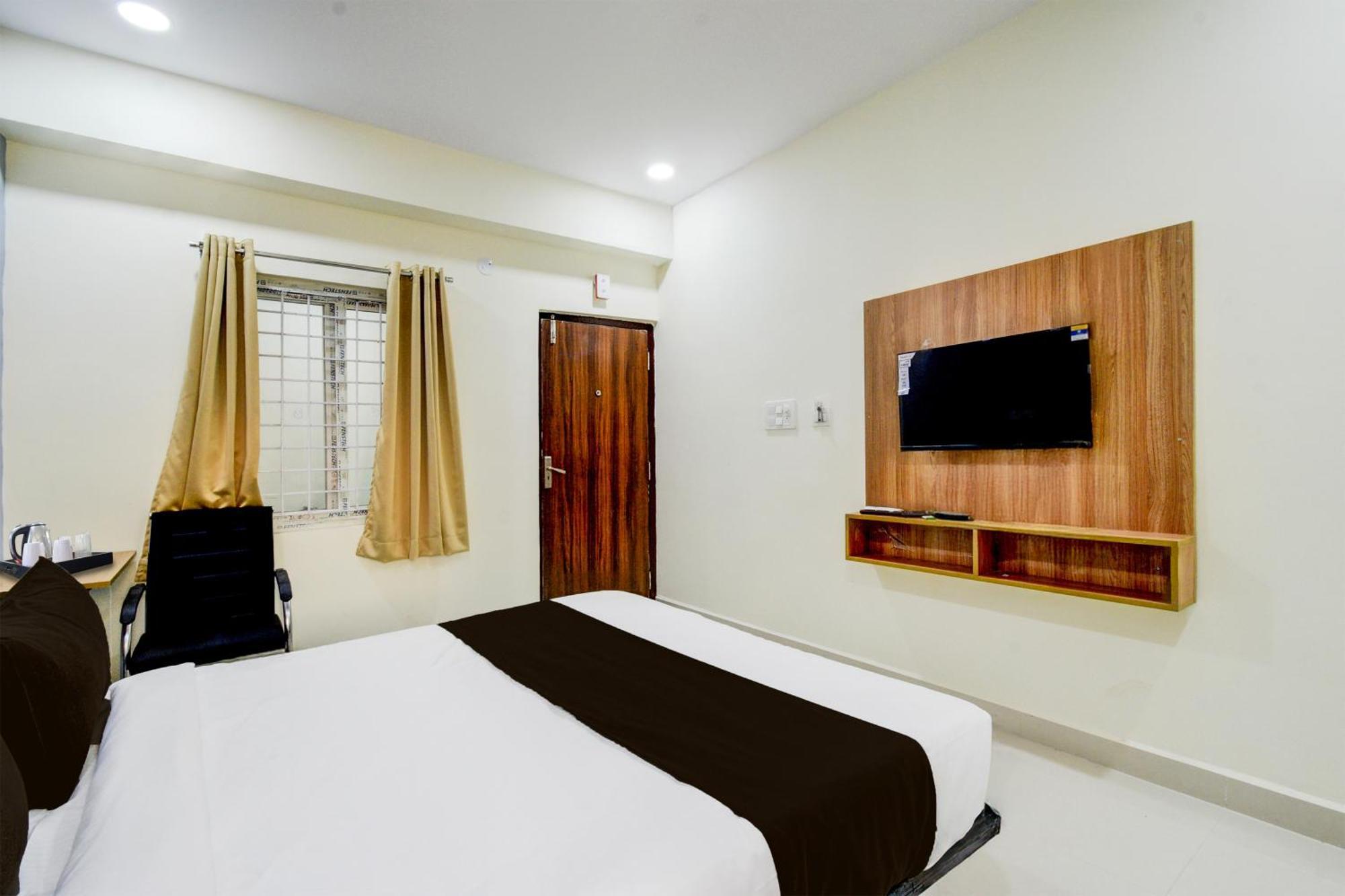Super Townhouse Kukatpally North Formerly Munagala Arcade Hyderabad Luaran gambar